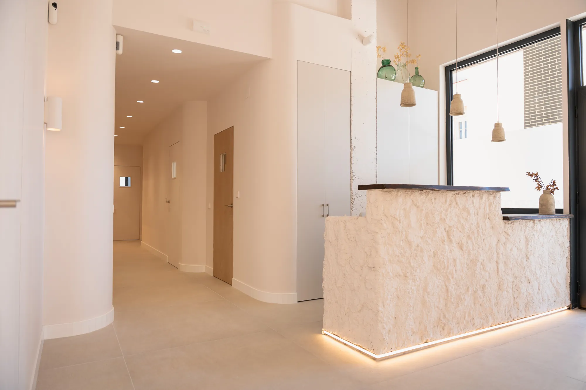 Recepción de clínica odontológica Arno Jager Montgat · Nosolo Design