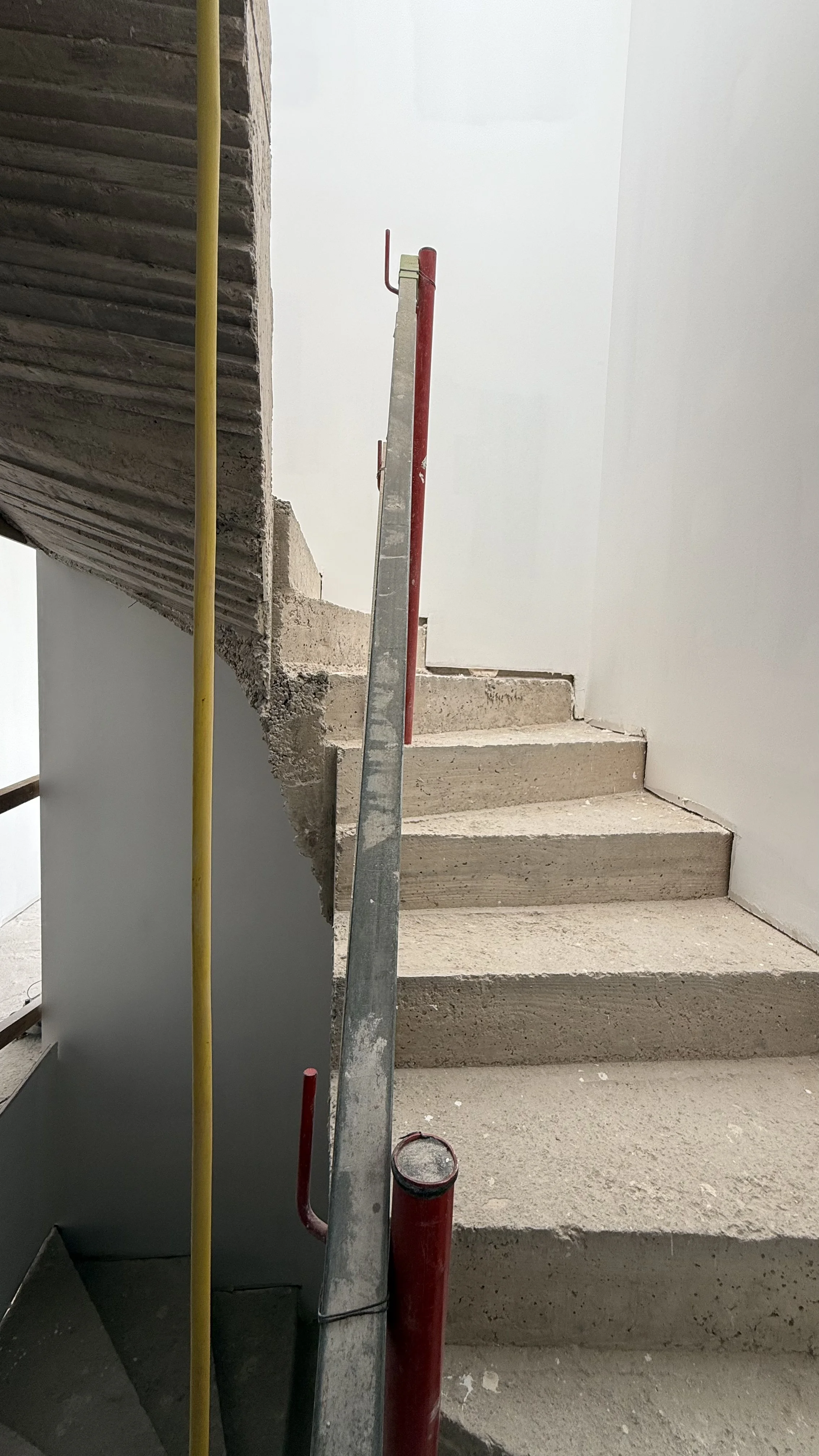 Ejecución de detalle arquitectónico hormigón visto Casagemas · Nosolo Design