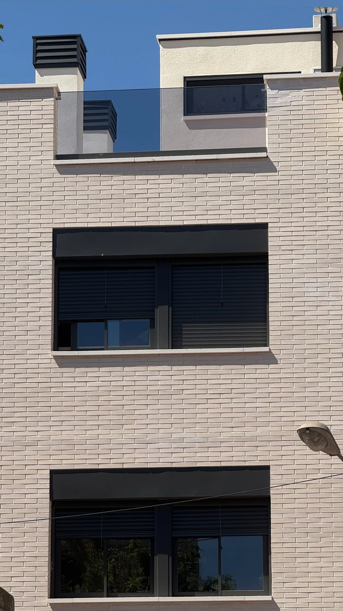 Obra nueva vivienda unifamiliar Casagemas fachada Badalona Barcelona · Nosolo Design