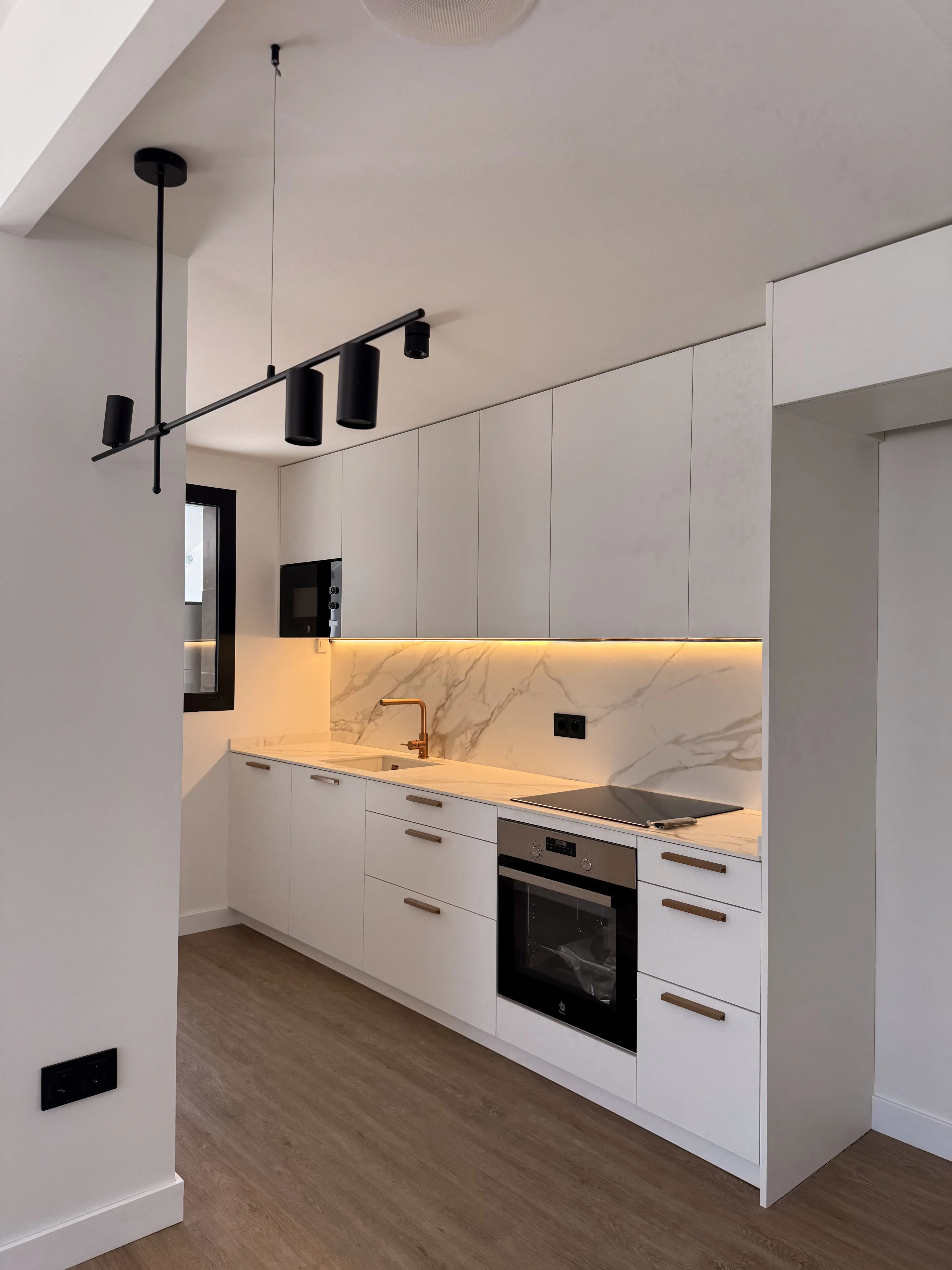 Reforma cocina integrada minimalista El Bosque Chiva Valencia · Nosolo Design