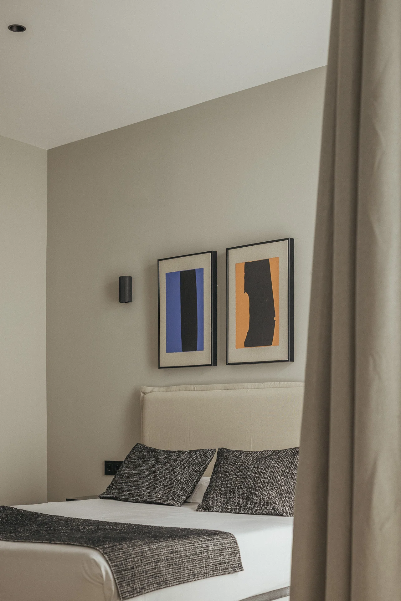 Suite dormitorio amueblado apartamento turístico JLL43 Juan Llorens Valencia