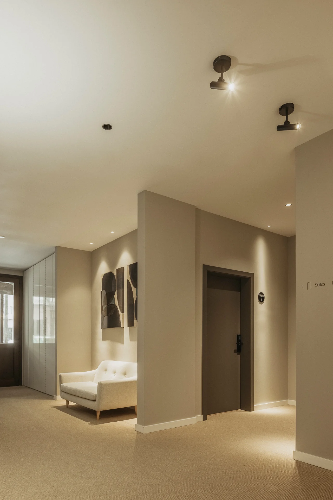 Hall entrada apartamento turístico reformado Juan Llorens 43 Valencia