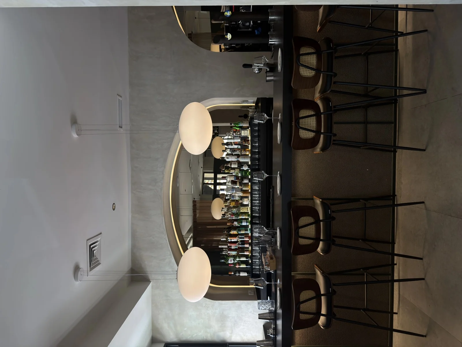 Sala del Restaurant La Oficina a València reformada per Nosolo Design